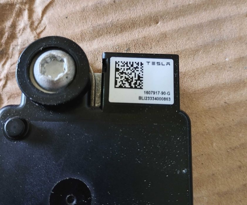 TESLA model Y Radar Czujnik Sensor 1607917-90-G