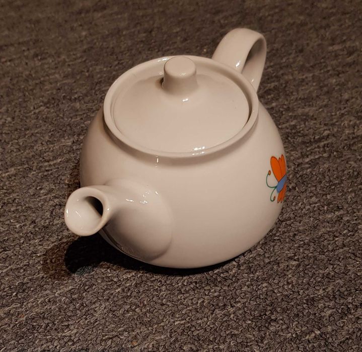 Imbryk z motylkiem Bogucice