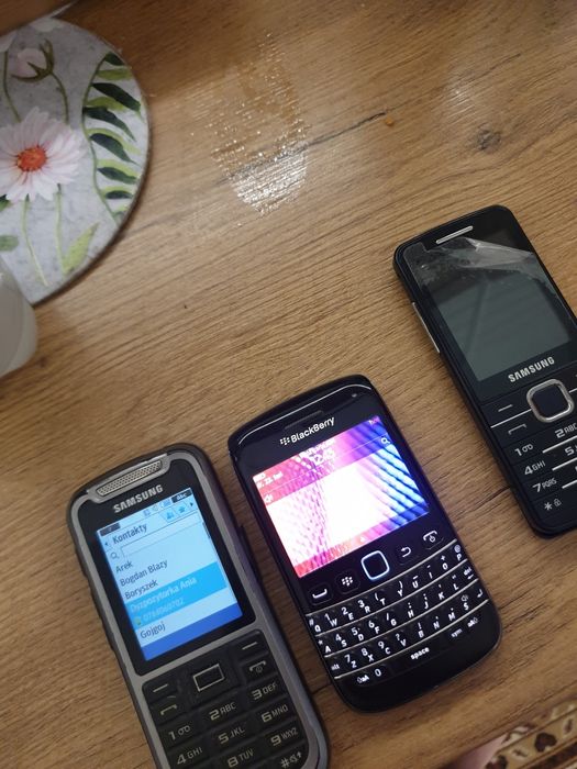 Stare telefony 400zł