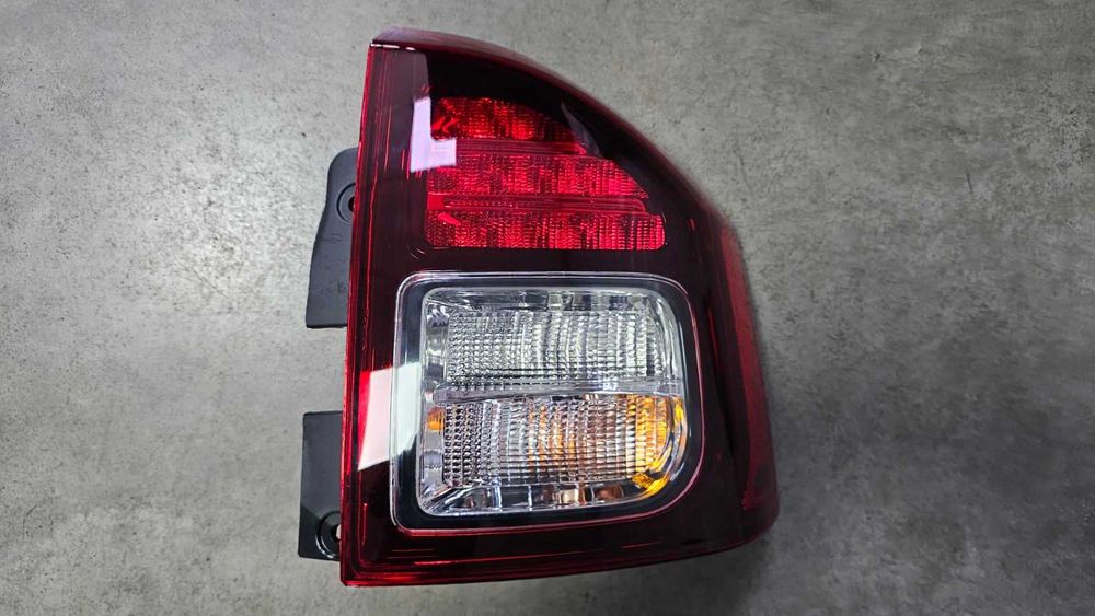 Фонарь задний  Jeep Compass USA Джип Компасс 2011-2016