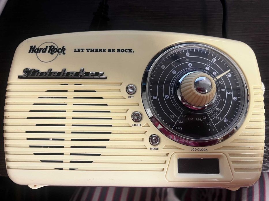 Портативне радіо Studebaker Hard Rock Cafe в ретро-стилі