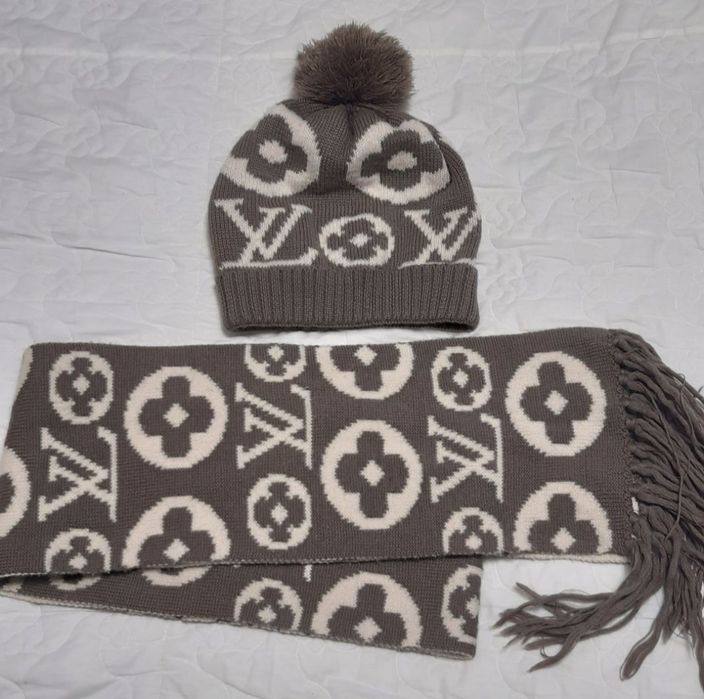 Комплект шапка+шарф LV