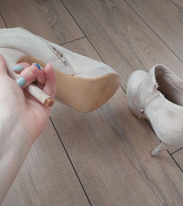 Botki biszkoptowe na obcasie