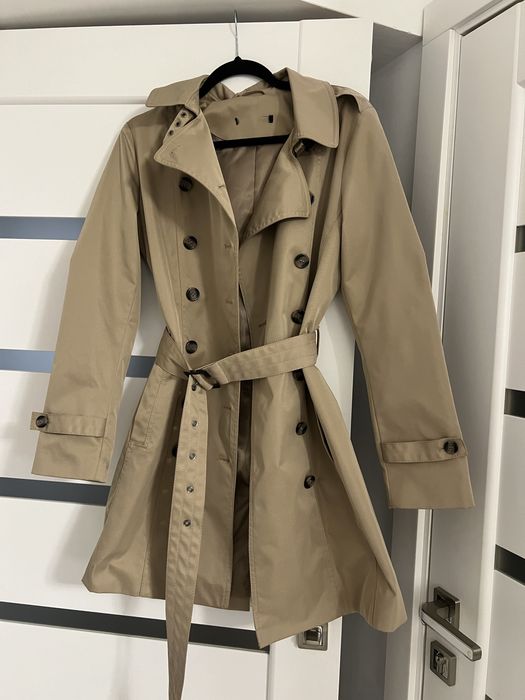Бежевий тренч, розмір М