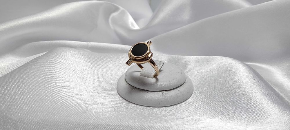 Кольцо золотое 585*