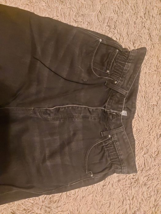 Продам джинсы на мальчика 13-14лет