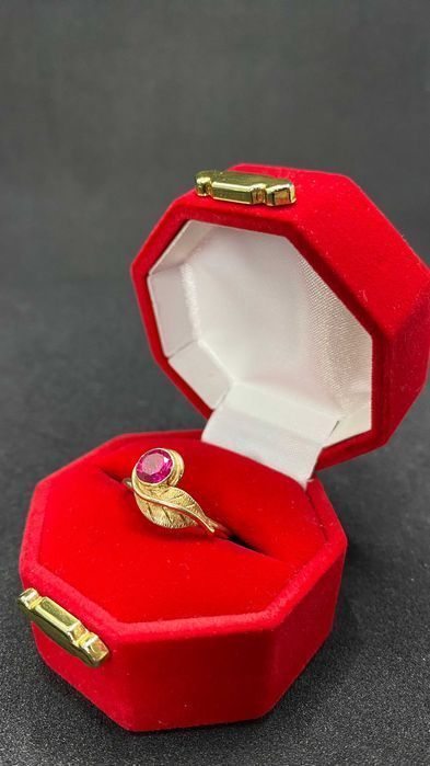 Złoty Pierścionek z różowym kamieniem 14ct 583, 2,70g, rozmiar: 16