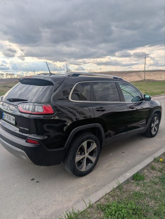 jeep cherokee 2,4 л  2019 р
