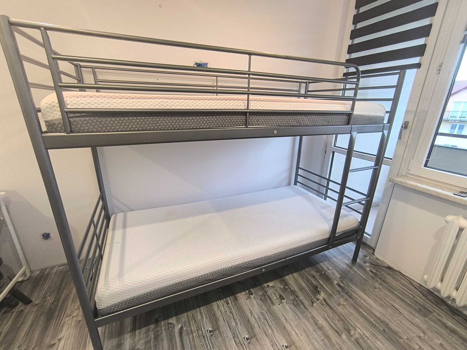 Łóżko piętrowe SVARTA Ikea bez materaców
