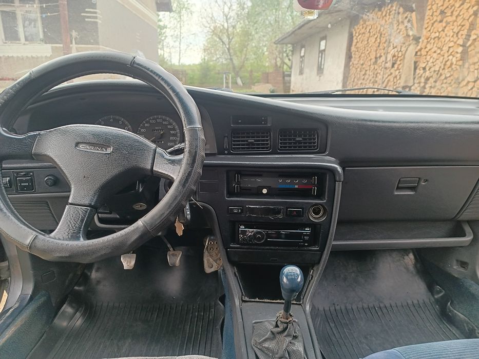 Автомобіль Toyota Carina 2