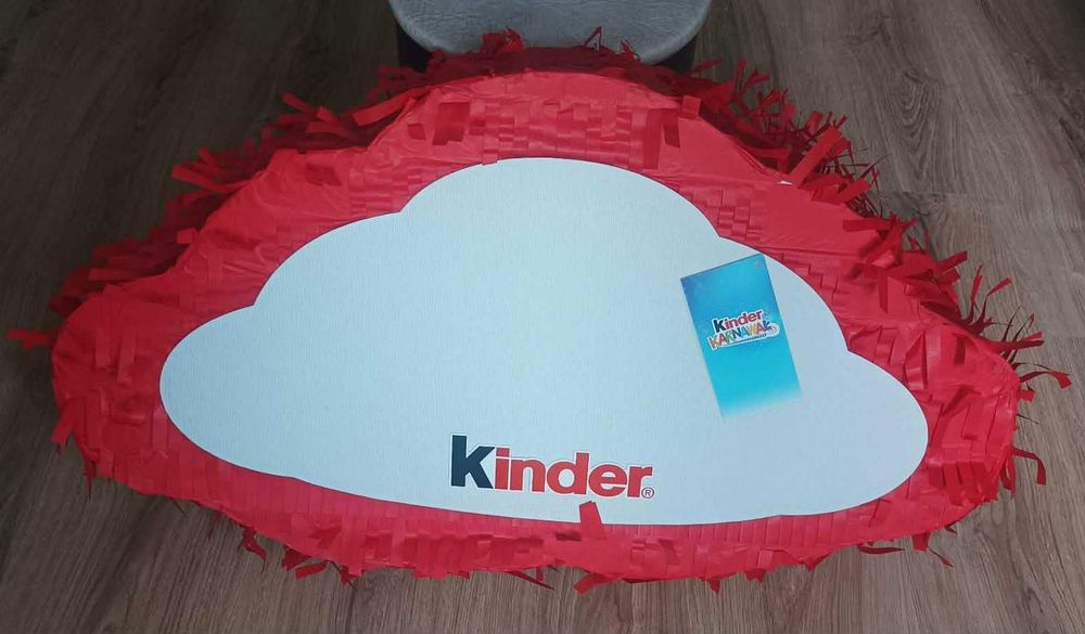Kinder PINIATA chmurka z naklejkami