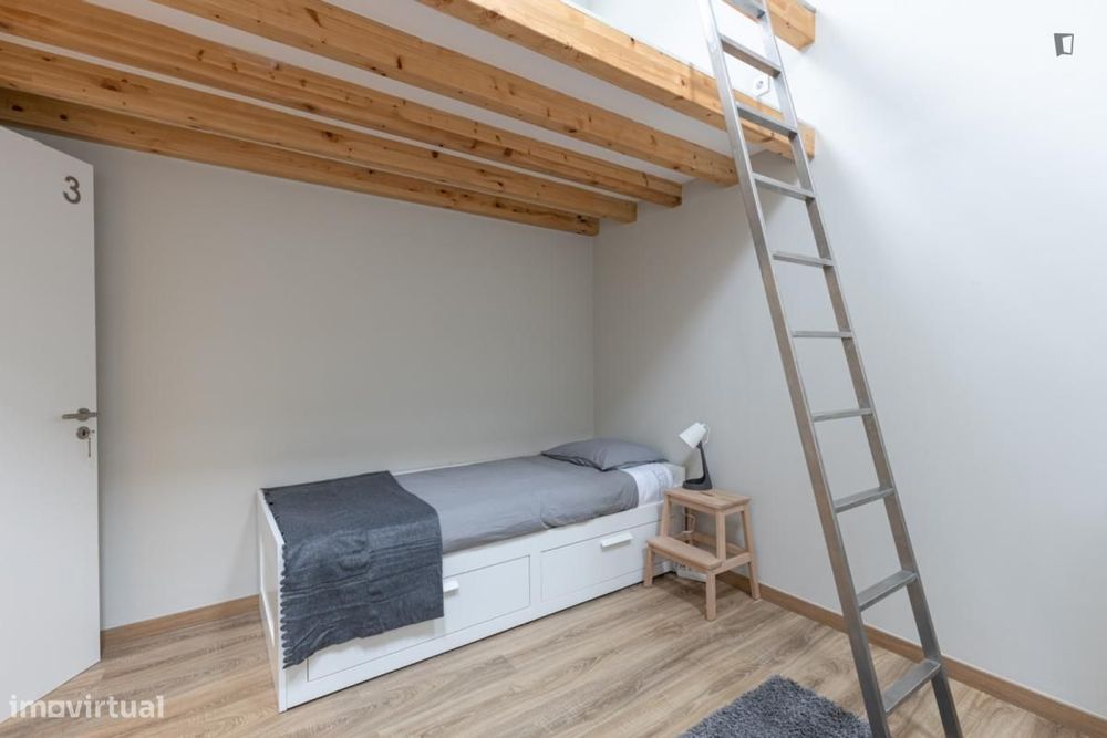 Quarto - localizado em Alvalade Lisbon