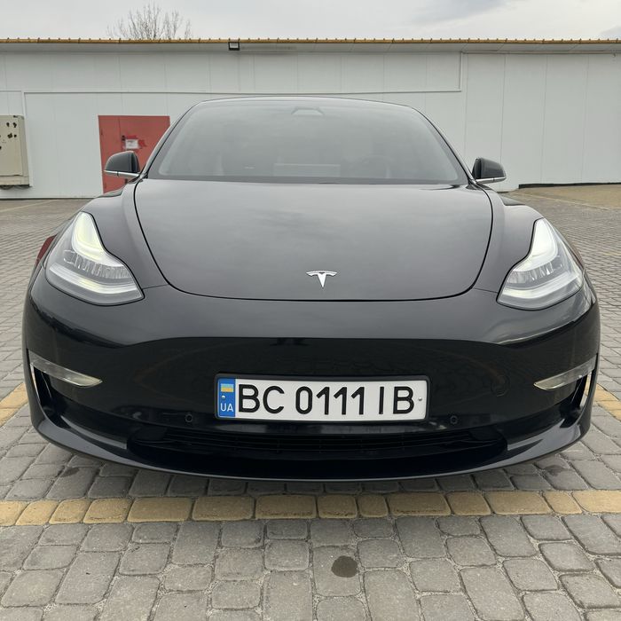 Tesla Model 3 Performance. Обмін на квартиру + доплата