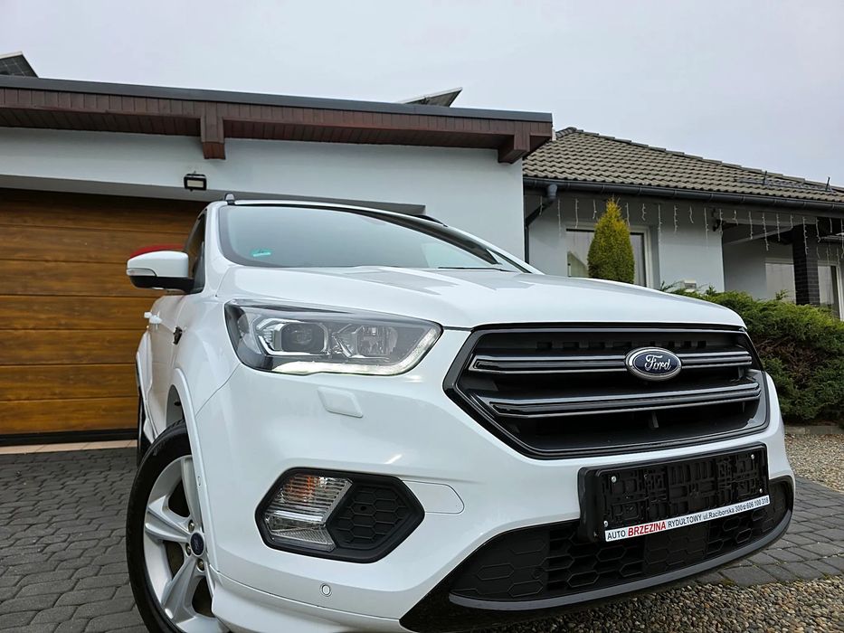 Ford Kuga serwis ASO, Hak
