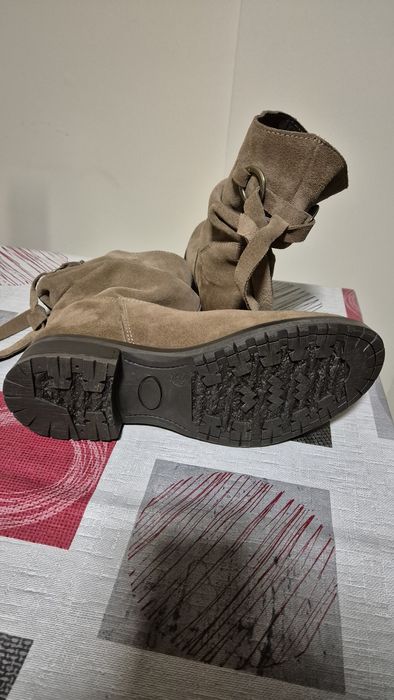 Botas novas bege 38