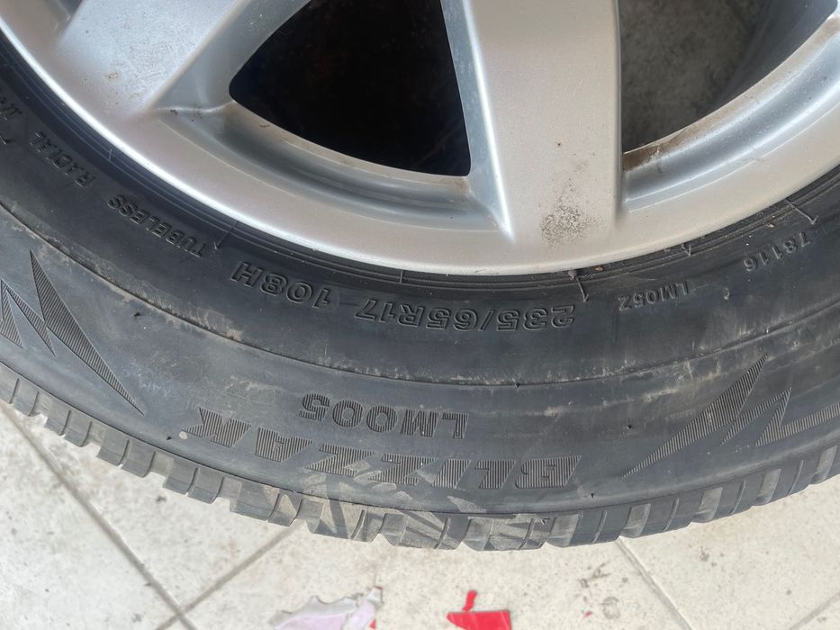 Резина с дисками Bridgestone 235/65/17