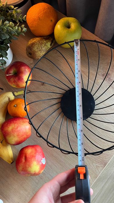 Metalowy kosz na owoce