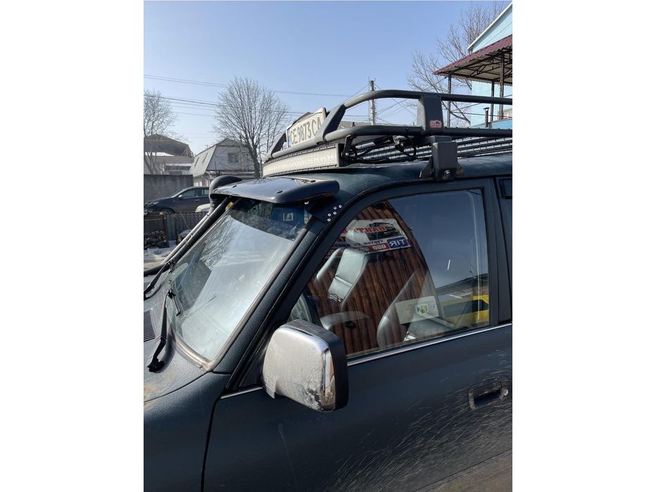 Toyota Land Cruiser 80 1990-1997 рр. Козирок на лобове скло