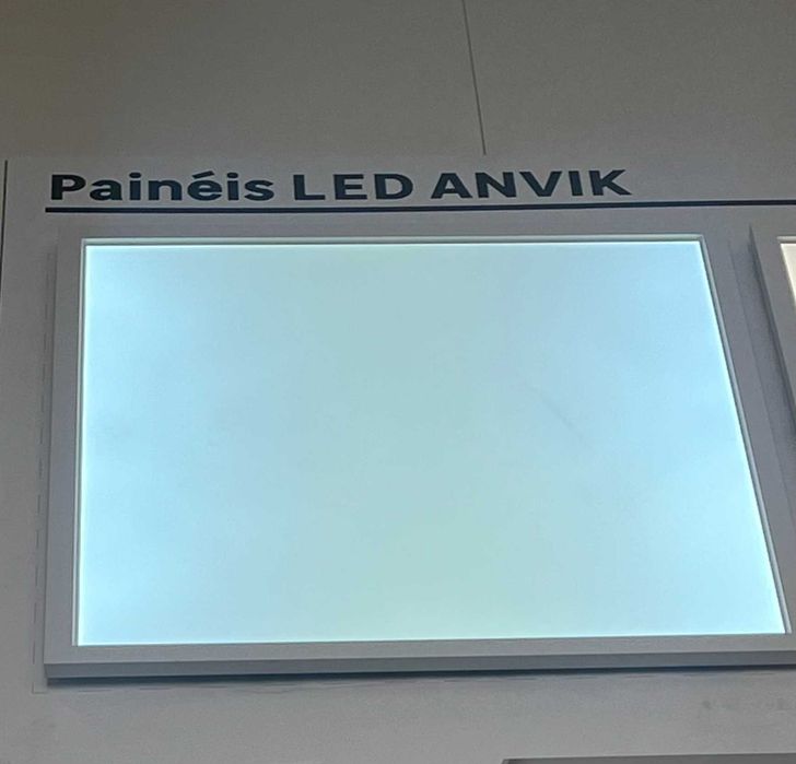 lâmpada de led  para cozinha quadrado  3900lm IP20 59,5cm por 59,5 cm branco nova