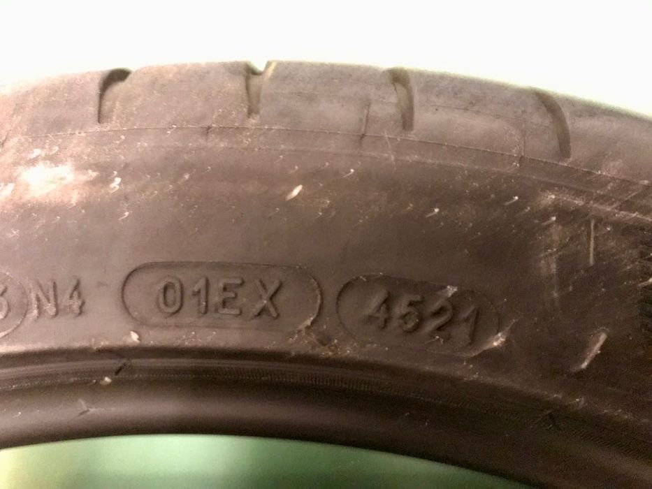 1 Pneu Michelin Pilot Sport 4s 225/40 R19