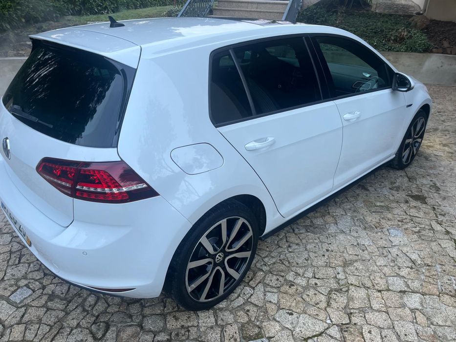 Volkswagen Golf GTE Híbrido Plugin