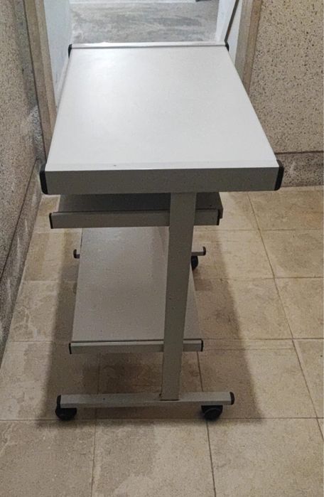 Secretária de Computador