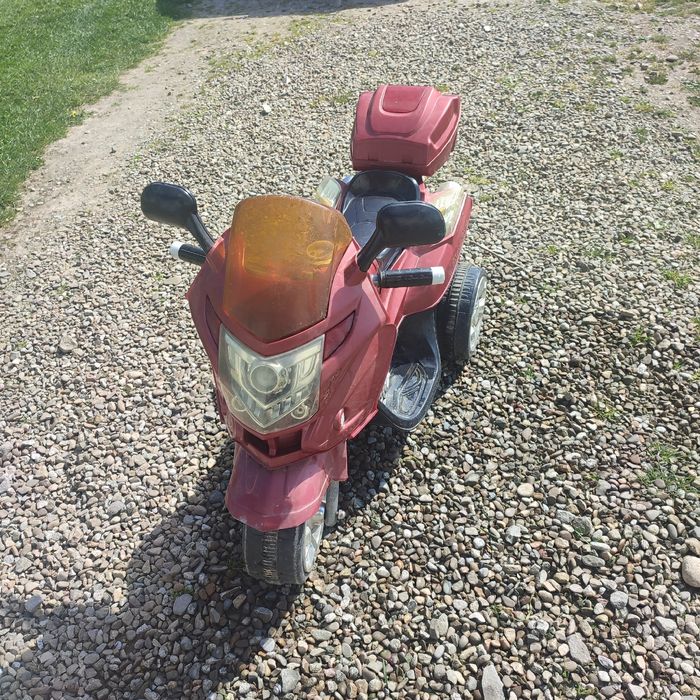Motorek na akumulator