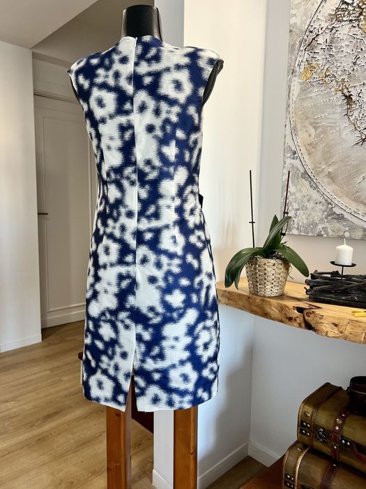 Vestido Azul e Branco