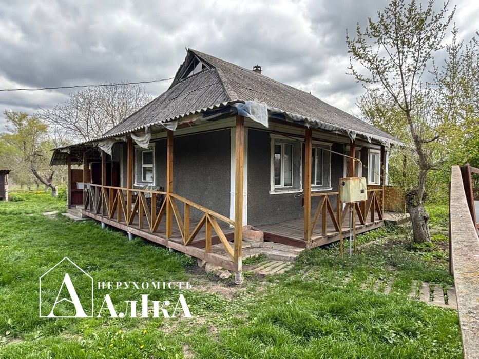 Продам будинок неподалік міста