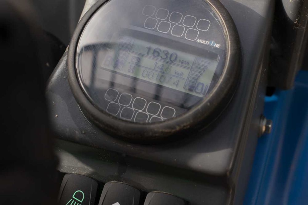 Mini ładowarka MultiOne 5.3K + łyżka + ramię kopiące cena brutto