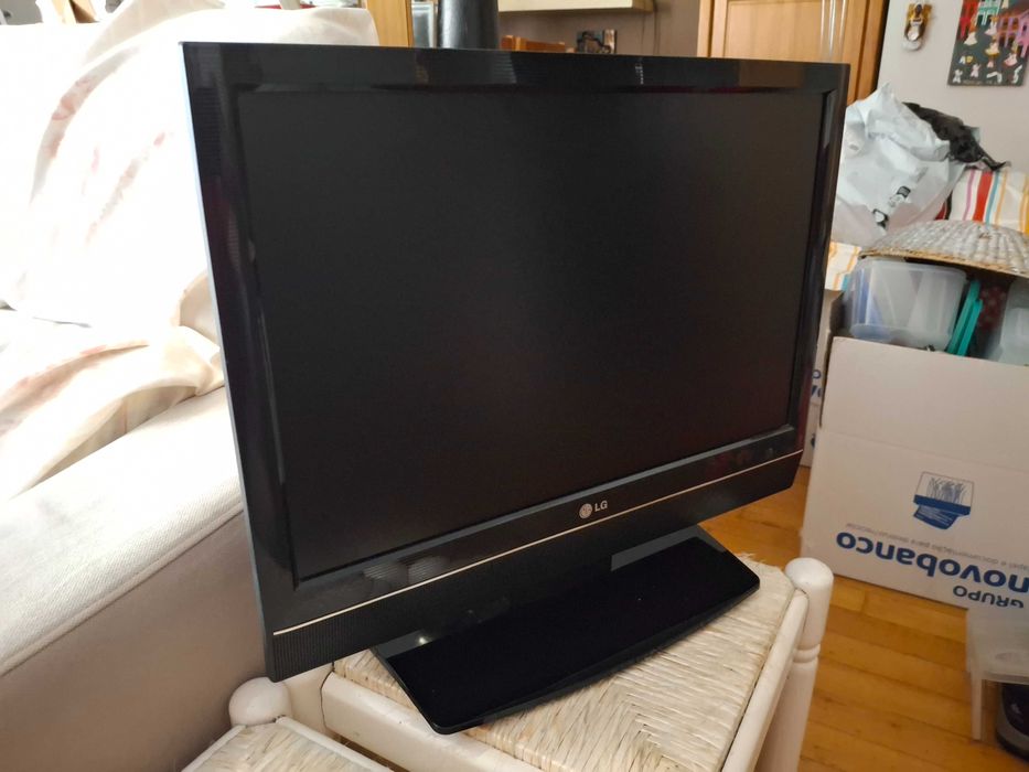 TV / Monitor LCD LG (Model 19LS4R)64553337410049120