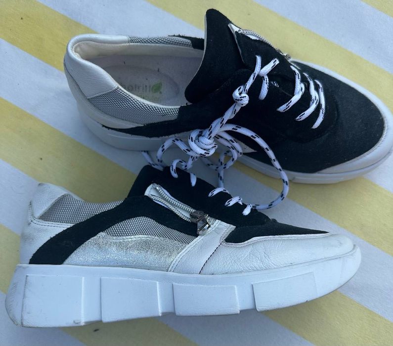 Кросівки на дівчинку шкіра 36,5-37