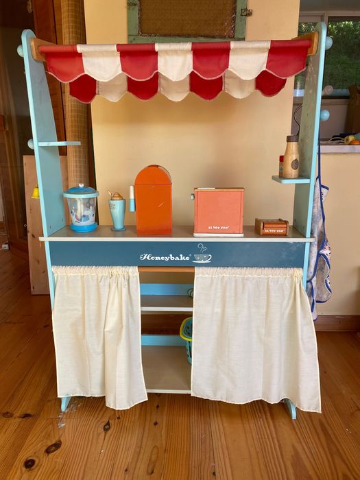 Banca de Brincar em Madeira Le Toy Van / Honeybake (com acessórios)