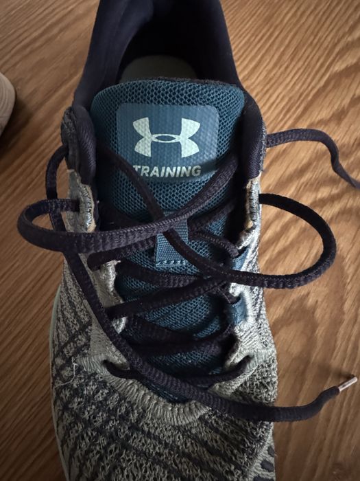 Under Armour Buty damskie sportowe dł. wkładki 24cm