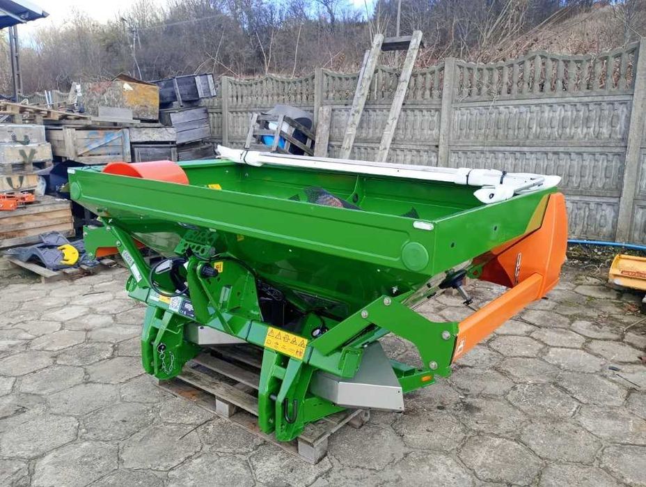 Rozsiewacz nawozów zawieszany ZA M 1202 EASY Amazone