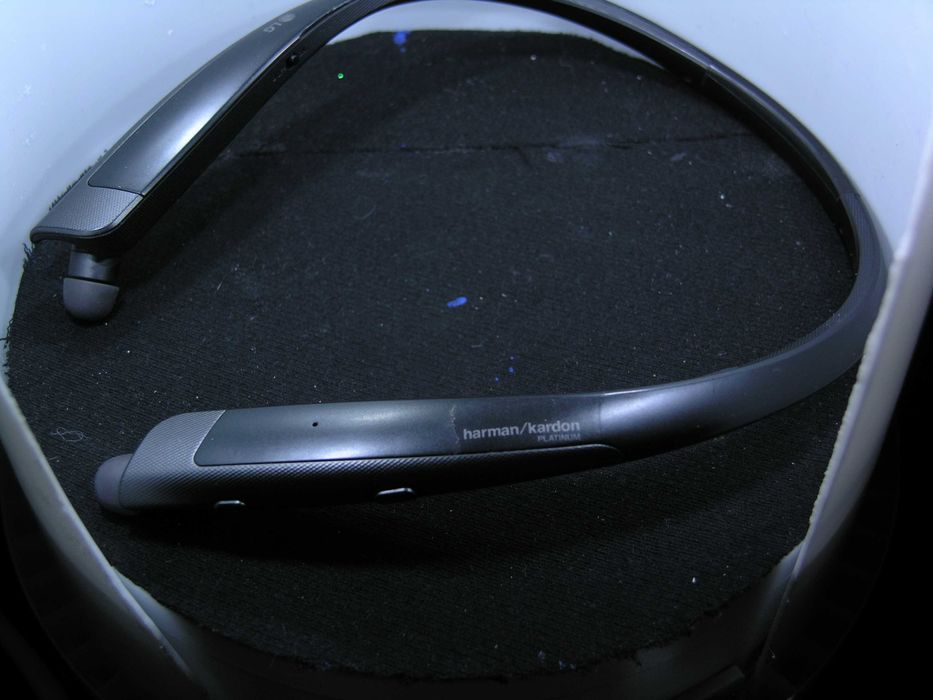 Для планшета Bluetooth гарнитура двухдрайверна из США орігінал LG Tone HBS-1125 Harman Kardon