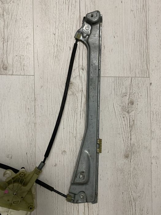 Mechanizm podnośnik szyby silniczek prawy przód laguna III