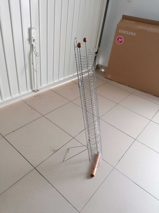 Porta CDs em metal+madeira