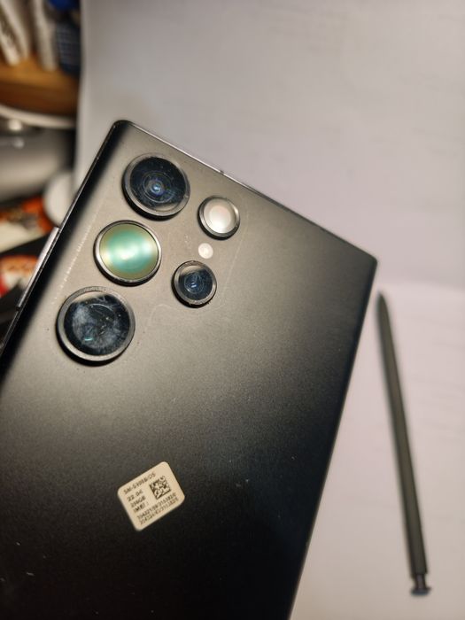 Samsung Galaxy S22 Ultra 256GB – Como novo, com proteções desde o início