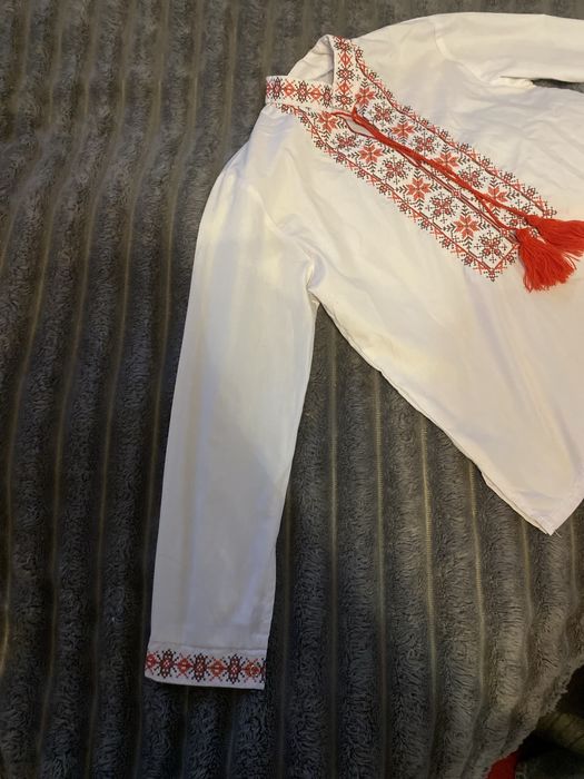 Продається вишиванка