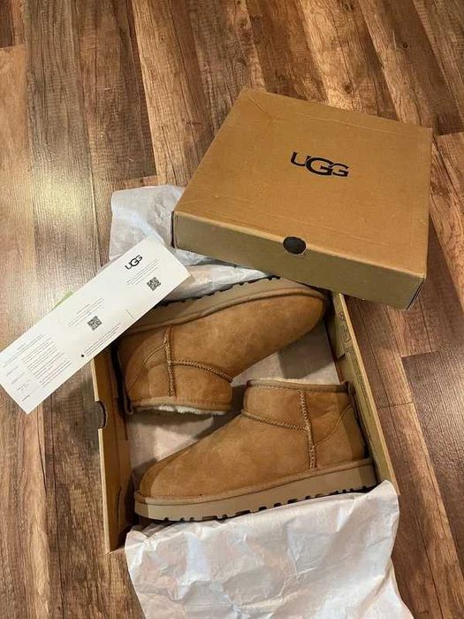 UGG / Mini_Classic 41