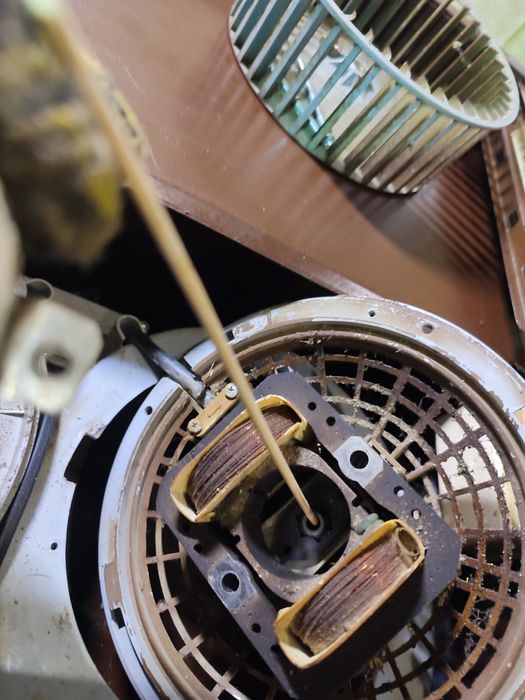 Вибиває автомат або тече бойлер? Електрик + сантехніка | Ковель