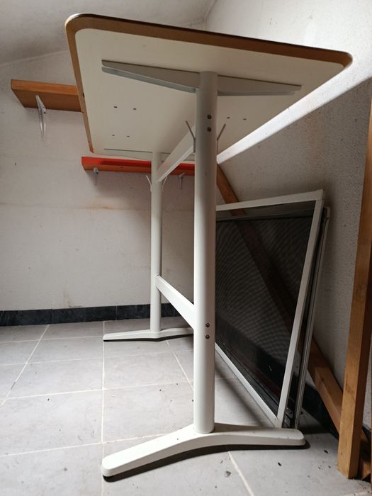 Mesa de sala ou cozinha ou exterior