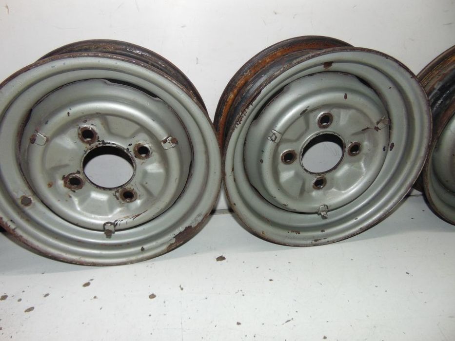 Datsun 1200 jantes
