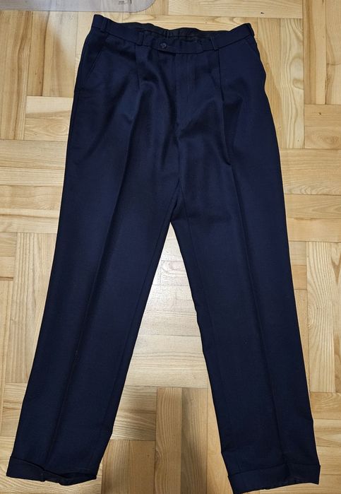 Garnitur trzyczęściowy z kamizelką Komplet