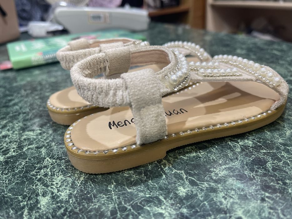 Босоніжки для дівчинки