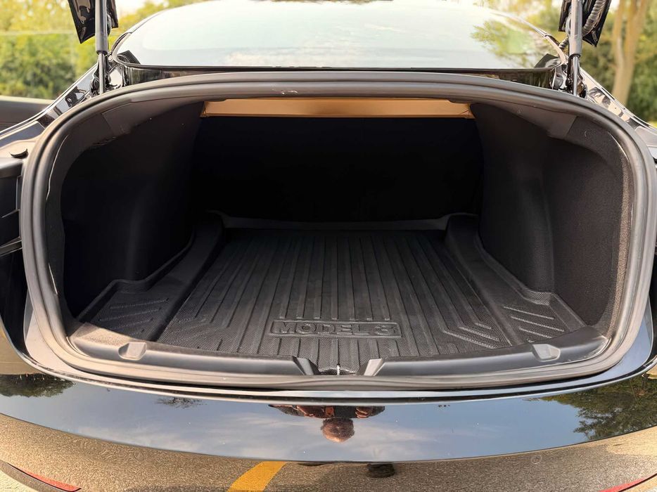 Tesla Model 3      2018