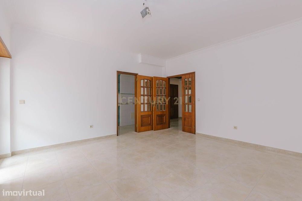 Apartamento T2 no Samouco com terraço