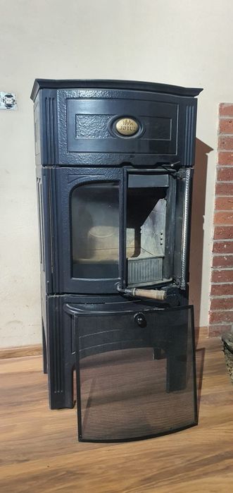 Jotul żeliwny norweski kominek