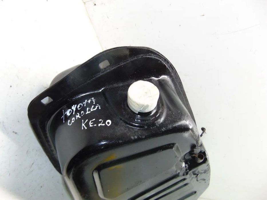 Toyota Corolla KE 20 depósito gasolina